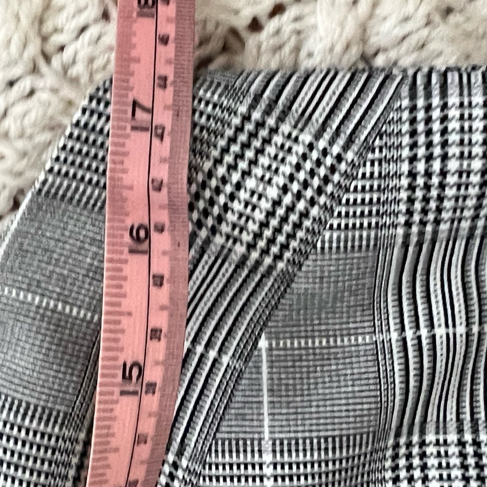Banana Republic Gray Checkered Camisole - Picture 11 of 12